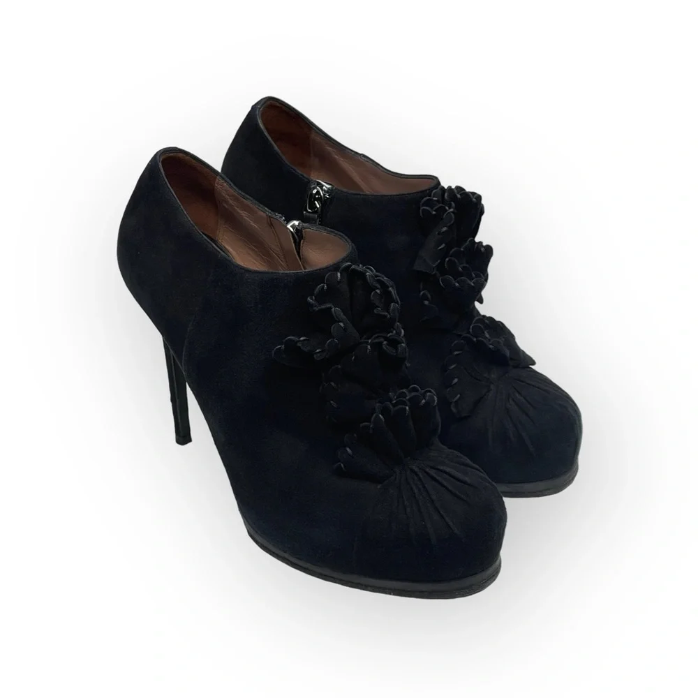 Tabitha Simmons 𒀭 Ruffled Platform Stiletto Heeled Ankle Booties 𒀭Black Suede